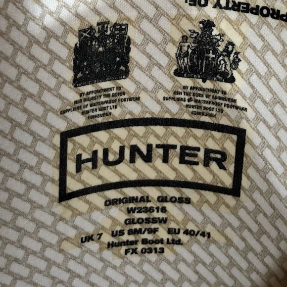 Hunter rain boots. Size 9. Red (Glossy) - Picture 3 of 3